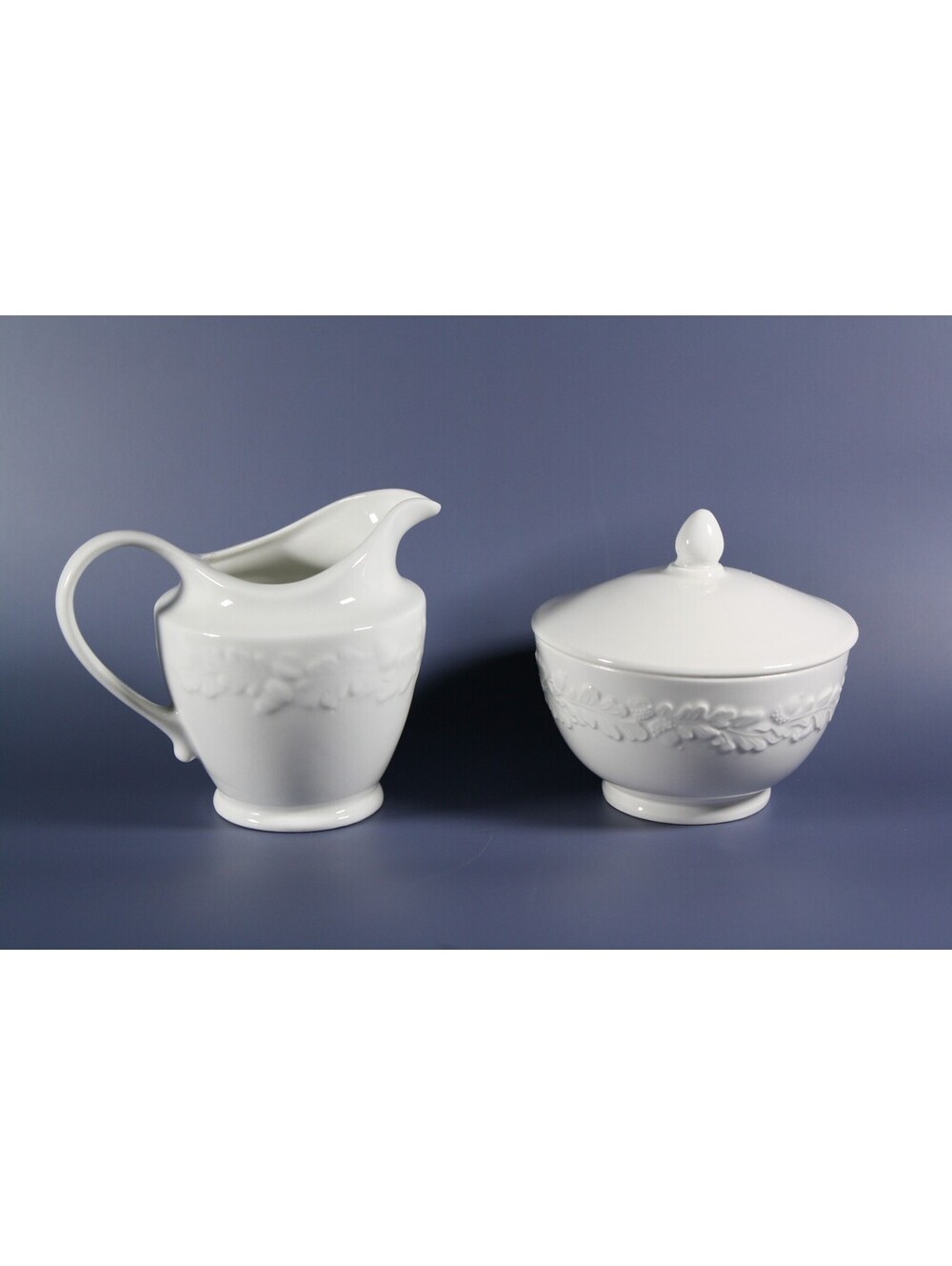 Martha Stewart Everyday MSE Acorn White Creamer & Covered Sugar Bowl Set